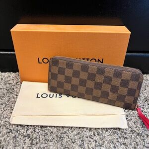 Louie Vuitton Clemence Wallet *comes with box and dust bag*